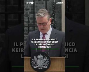 Il premier britannico Keir Starmer annuncia le dimissioni e si commuove #ansa #news