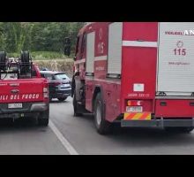 Bambino di 10 anni in minimoto muore nello scontro con una jeep