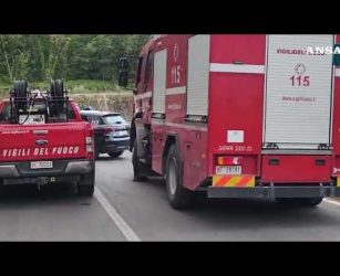 Bambino di 10 anni in minimoto muore nello scontro con una jeep