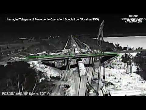 Kiev colpisce la Crimea, diffuso video dell’attacco al ponte ferroviario #ansa #news