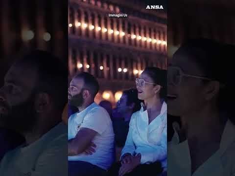 Cocciante incanta piazza San Marco celebrando i suoi 80 anni e i 50 di “Margherita” #ansa #news