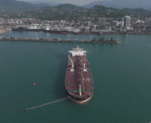 Intesa Usa - Iran, Hormuz riapre, sollievo per mercati e logistica