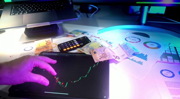 Euro digitale, primo via libera dal Parlamento europeo