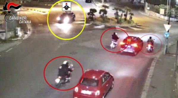 Tre minorenni feriti durante una sparatoria, un arresto a Catania