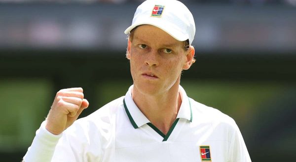 Sinner piega Borges in tre set e vola al terzo turno a Wimbledon
