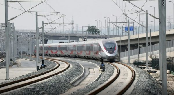 Cina, attesi 1 mld di viaggi in treno durante il picco estivo