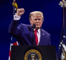 Trump &ldquo;Gli Usa pi&ugrave; ricchi e forti che mai, il comunismo cancro da estirpare&rdquo;