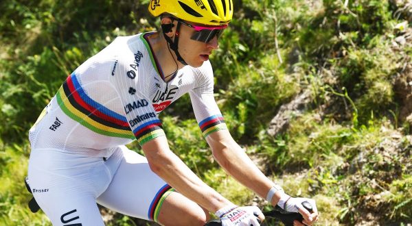 Pogacar vince la 3^ tappa ed è nuova maglia gialla al Tour de France