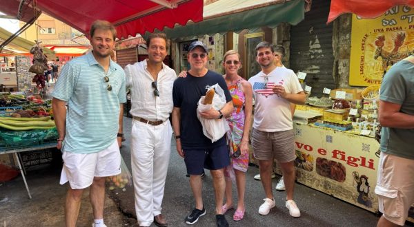 L’Ambasciatore Usa Fertitta a Palermo, un tour della città dal Massimo a Ballarò