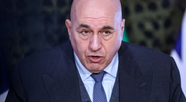 Crosetto “Dalla Russia guerra latente costante per indebolire nostra sicurezza”
