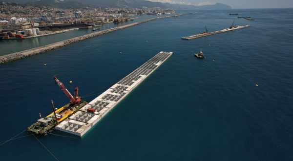 Posato il 26^ cassone della Diga Foranea di Genova