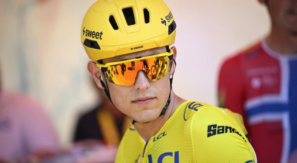 Kooij vince in volata la 5^ tappa del Tour de France, Traeen resta in giallo