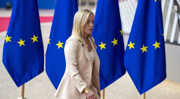 Migranti, Meloni “Con proposta sanzioni a trafficanti Ue va in direzione giusta”