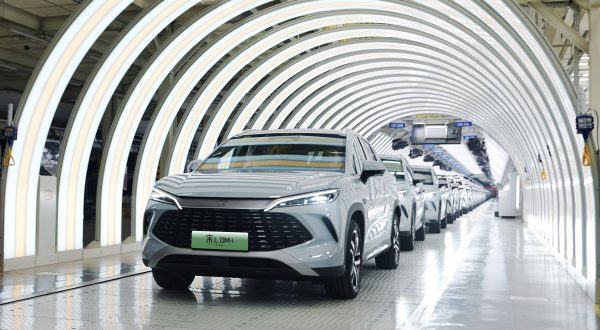 Cina, prosegue la crescita dei veicoli a nuova energia