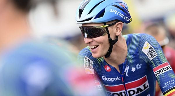 Volata vincente per Merlier nella 7^ tappa del Tour, Pogacar resta in giallo