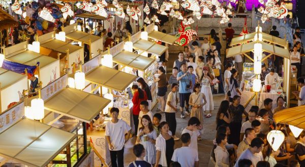 Cina, obiettivo 60.000 miliardi di yuan di vendite al dettaglio entro il 2030