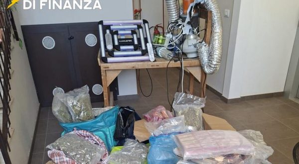 Trovati con 100 kg di droga tra hashish e marijuana, tre arresti nel catanese