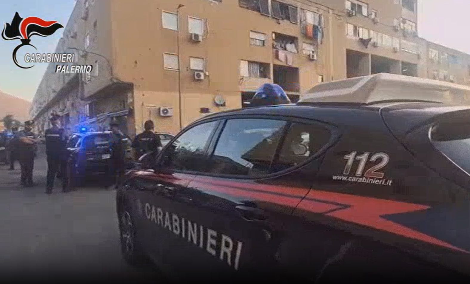 Blitz antimafia a Palermo, colpo al clan di Tommaso Natale: 15 fermi per estorsioni, armi e droga / Video