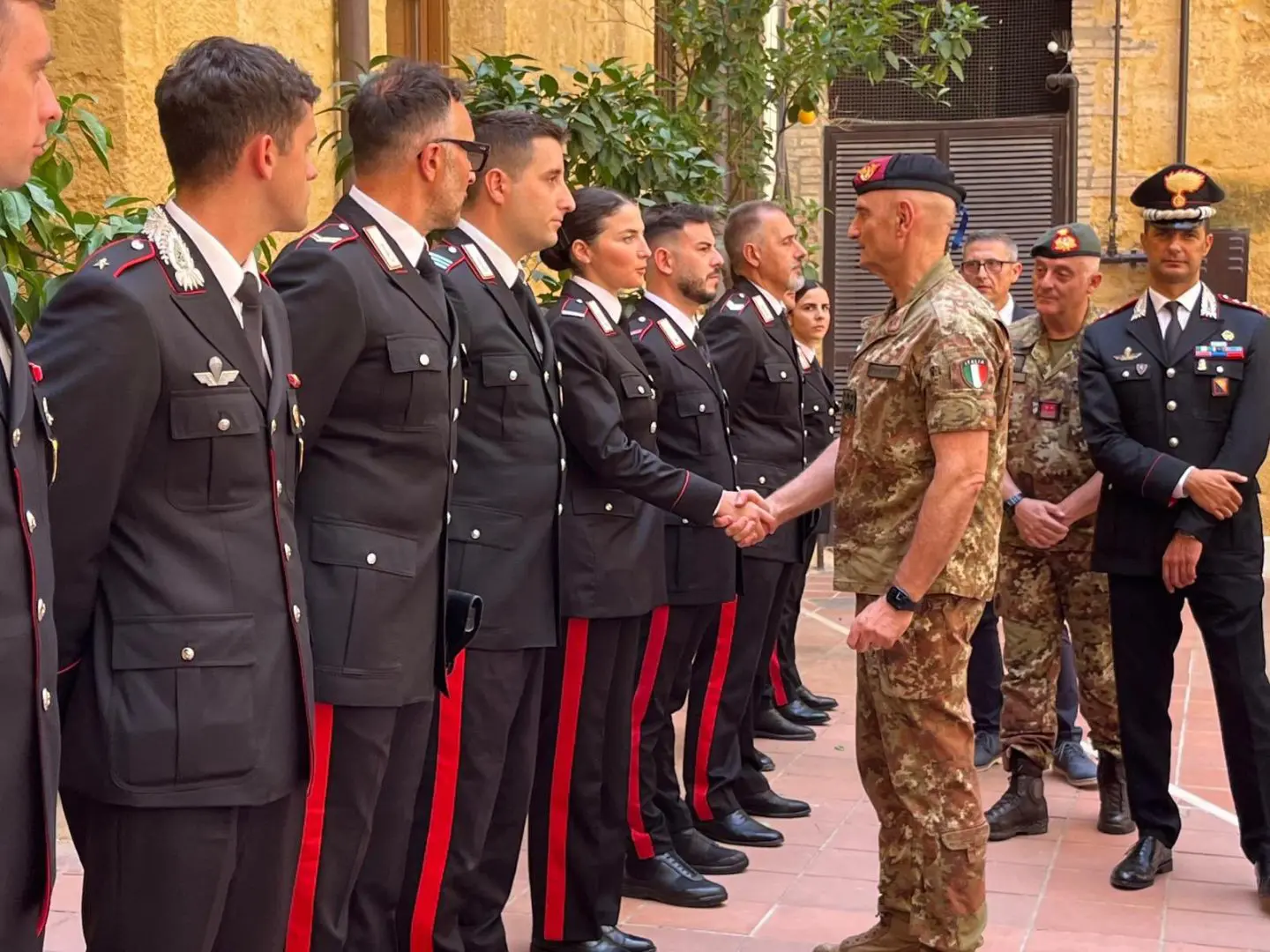 Si &egrave; conclusa la visita di Portolano alle Forze Armate in Sicilia