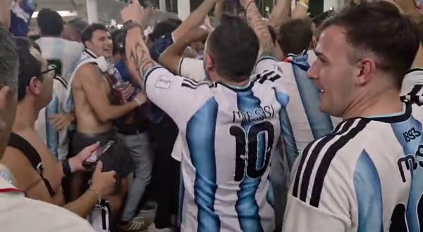 Messi e compagni agli ottavi, tifosi dell’Argentina in festa a Miami