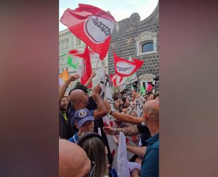 Tensione a Napoli, Potere al Popolo interrompe manifestazione Campo Largo