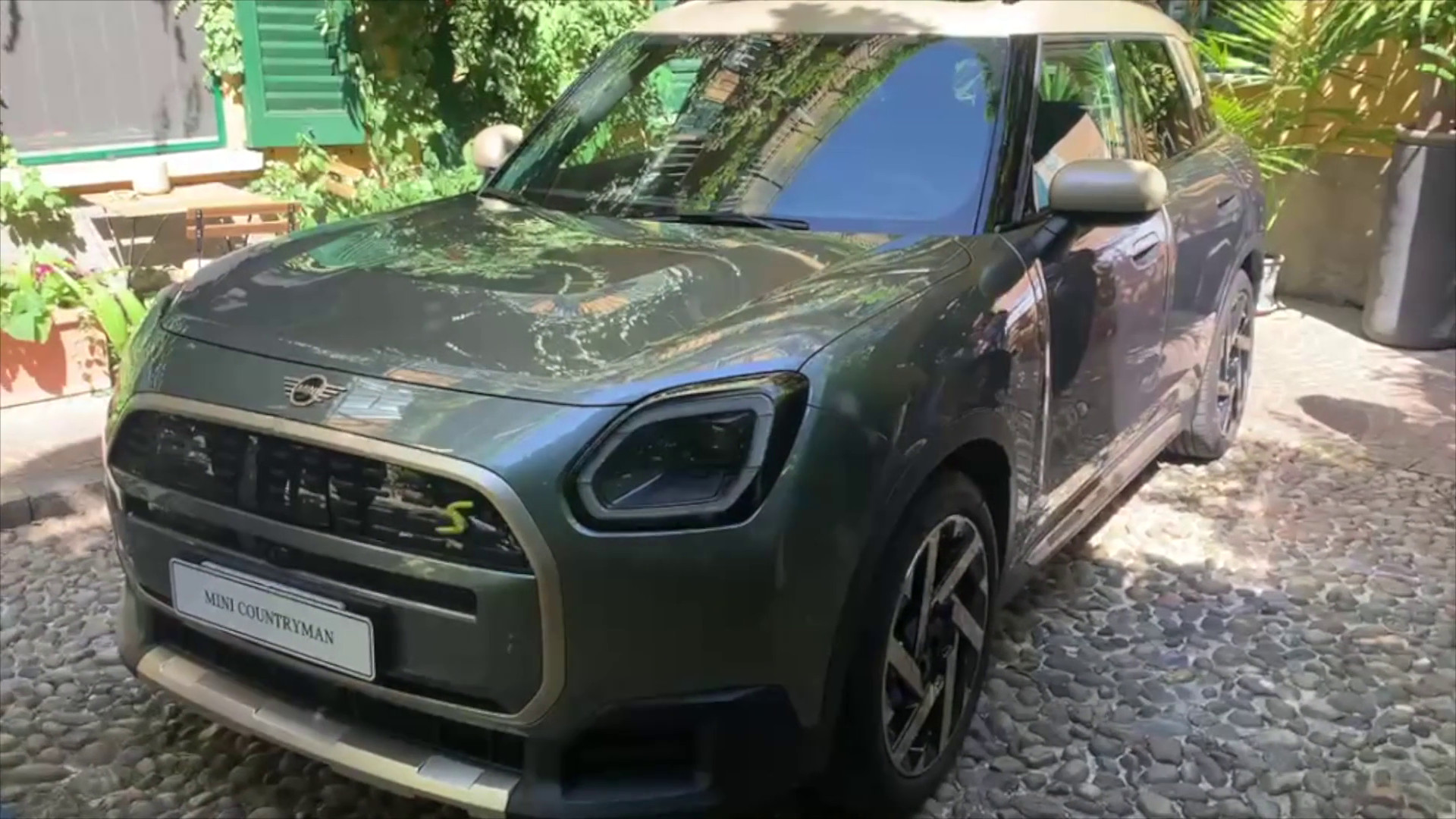 Mini Takes Care, geotessili bio e riciclo per salvare la neve in alta quota