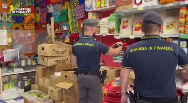 Parma, sequestrati oltre 16mila articoli non sicuri