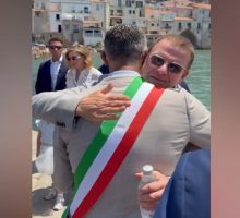 L&rsquo;ambasciatore statunitense Fertitta visita Cefal&ugrave;: &ldquo;Legame profondo tra la Sicilia e gli Usa&rdquo; / Video