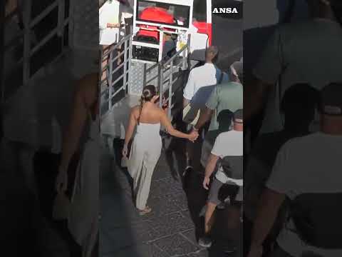 Michael Jordan a Capri, passeggiata in piazzetta con la moglie Yvette Prieto #ansa