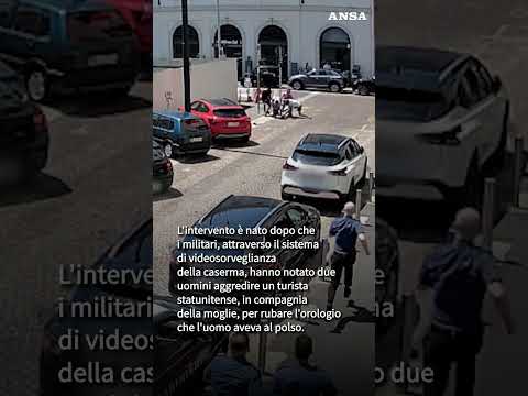 Rapinano turisti davanti a caserma Carabinieri, un arresto a Milano #ansa