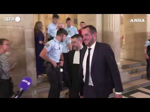 Marine Le Pen condannata, ma potr&agrave; candidarsi all'Eliseo