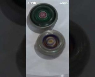 &Egrave; febbre da Beyblade, il grande ritorno dei giocattoli vintage a Hong Kong #ansa