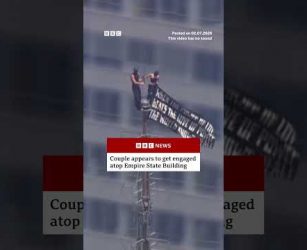 Couple appear to get engaged atop Empire State Building. #BBCNews