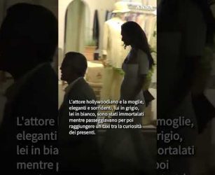 Vacanze capresi per George Clooney e Amal, a passeggio tra le vie dell&rsquo;isola #ansa