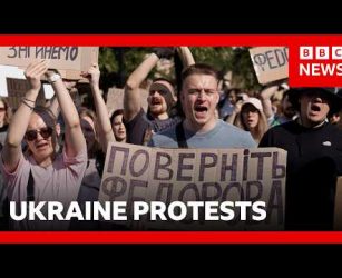 Protests in Ukraine against President Zelensky&rsquo;s removal of defence minister | BBC News